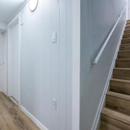 Centerstreet-Cozy 1Bedroomsuite คาลการี ภายนอก รูปภาพ